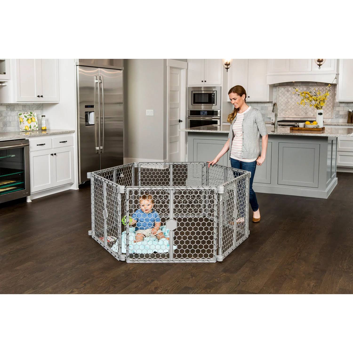Regalo Plastic 192-Inch Super Wide Adjustable Baby Gate and Play Yard, 2-In-1, Bonus Kit, Includes 4 Pack of Wall Mounts