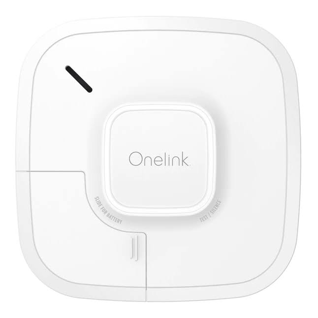 First Alert  10-Year Battery-Operated Smart Combination Smoke and Carbon Monoxide Detector with Voice Alert