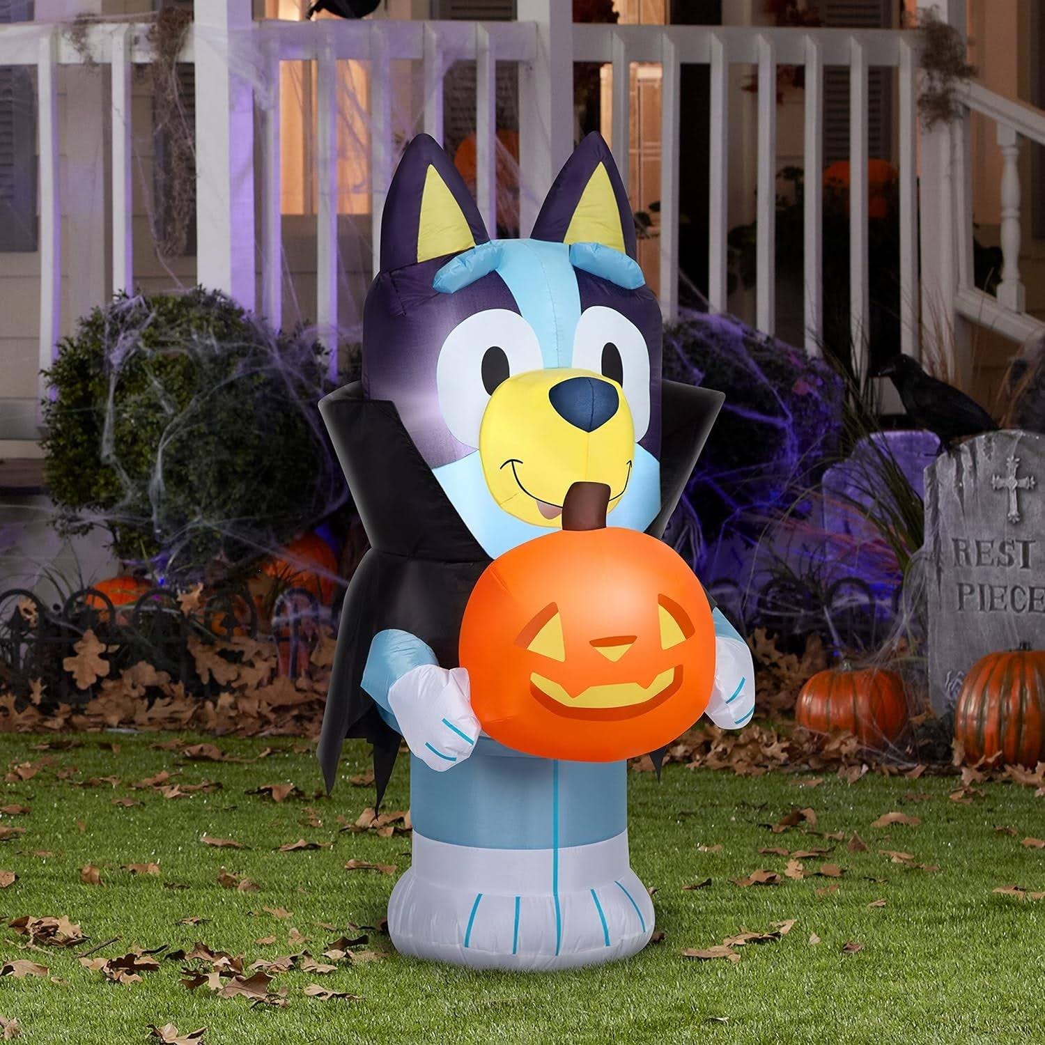 3.5′ in a Vampire Costume Halloween Inflatable